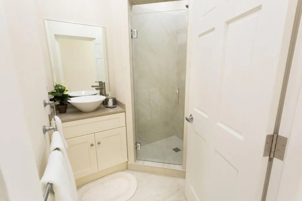 شقة 102 Lighthouse Bay Barbados كرايست تشيرش